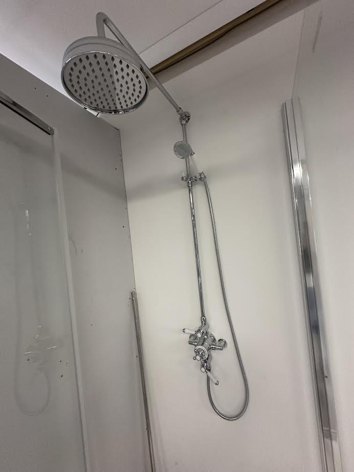 Eastbrook Traditionele Opbouw Doucheset Wit/Chroom 93.0071