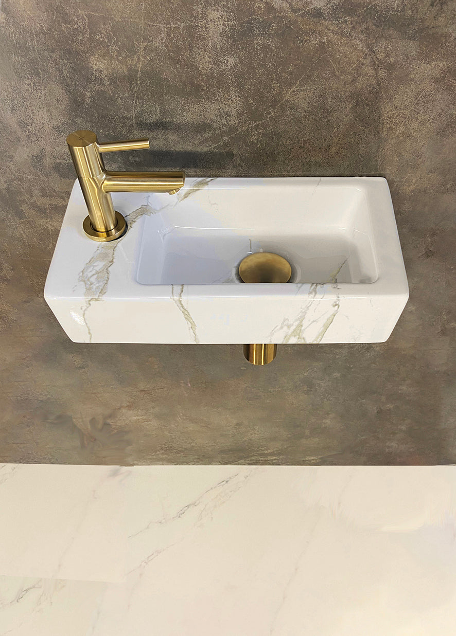 Fonteinset Rhea S mini met fontein links carrara, kraan, sifon en afvoerplug geborsteld messing – Wiesbaden – Geborsteld Messing – Complete fonteinsets | Dealplein