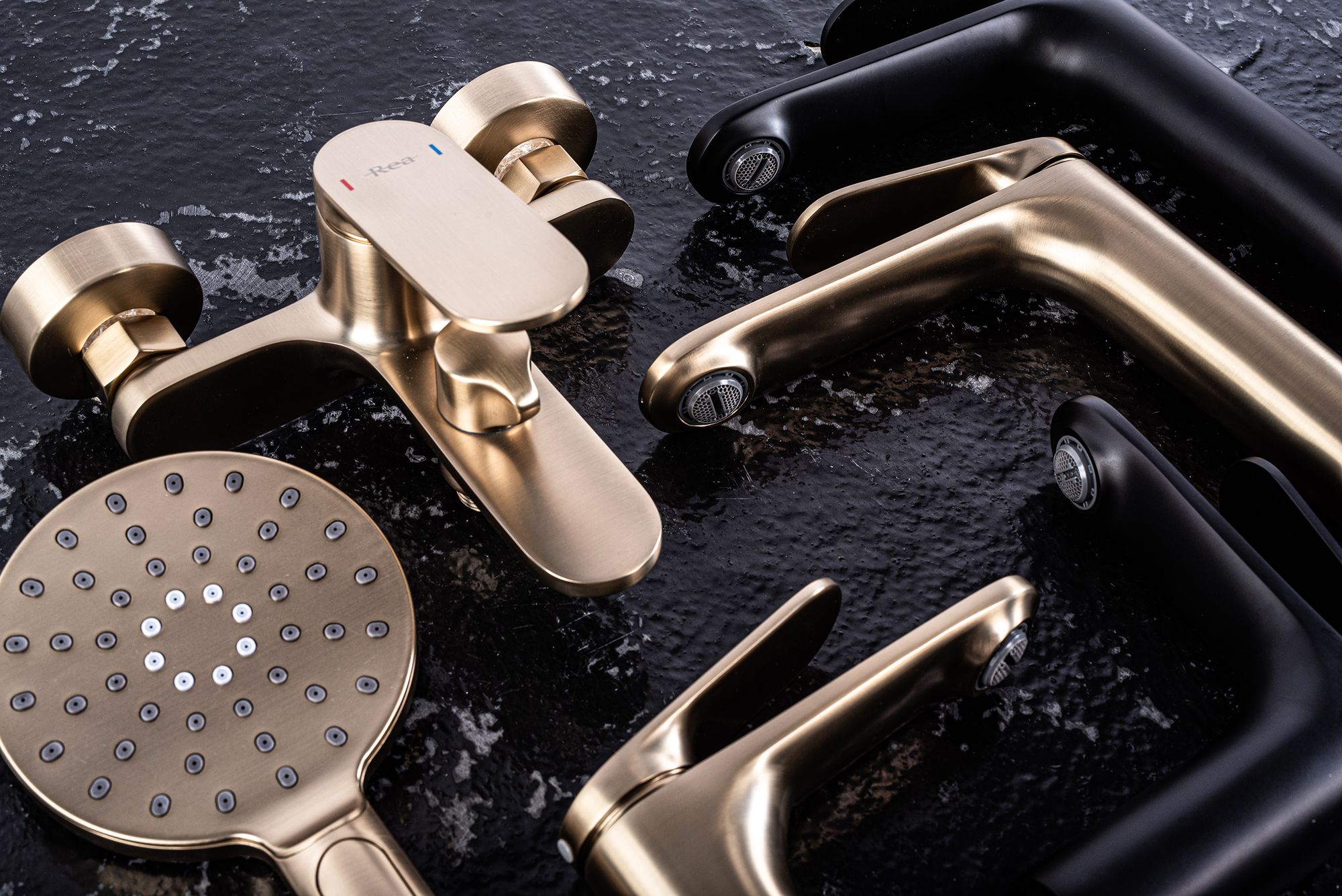 Rea Marco Zwart Zwart Lage Wastafelmengkraan
