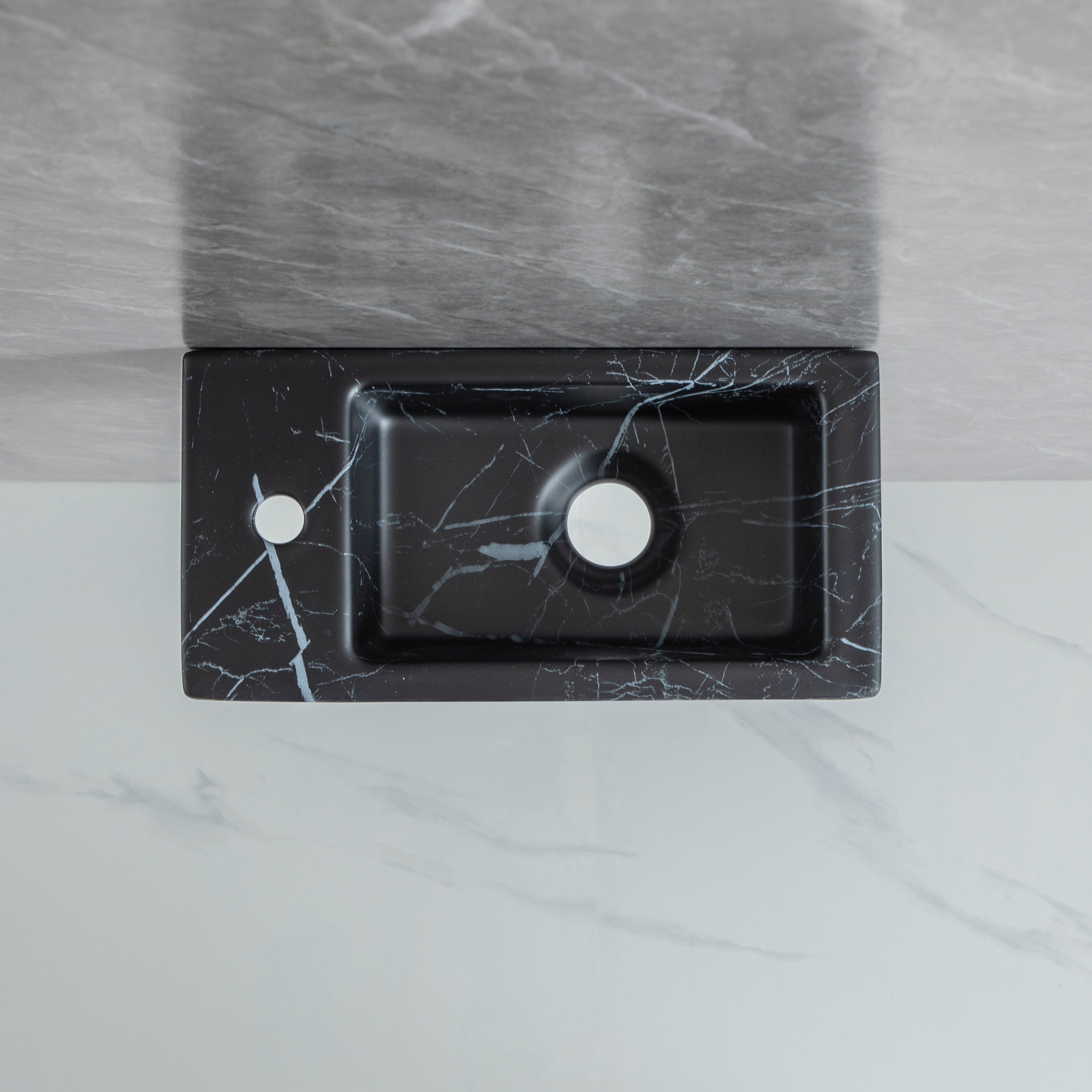 Allure-Black Fontein Links 36 x 18 x 9 cm