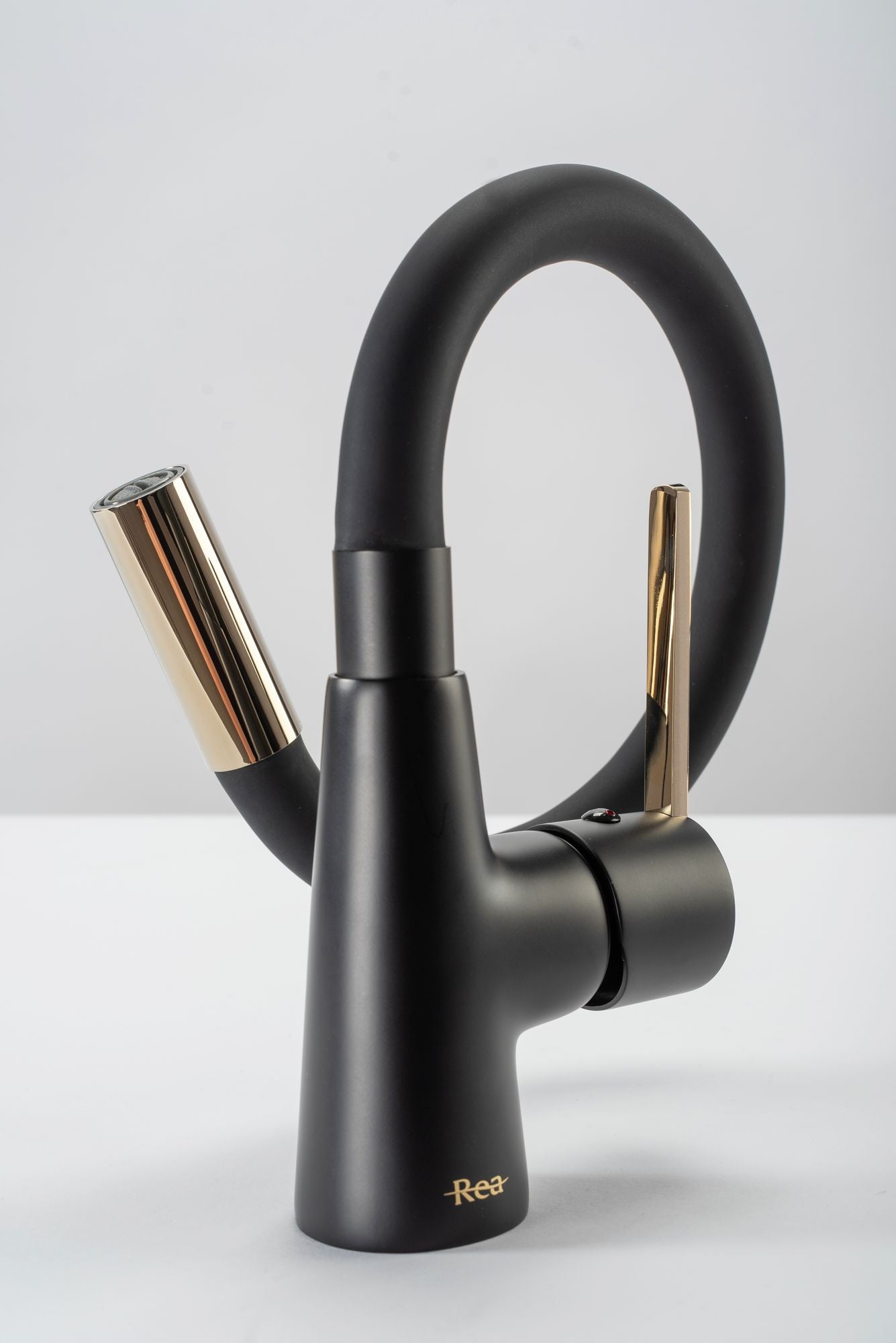 Keukenkraan Rea Icon Black/Gold