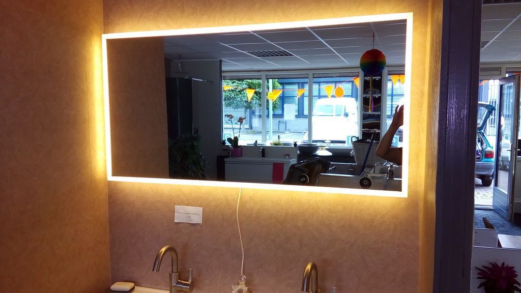 Badkamerspiegel Luzi Dimbare Verwarming 120×60 cm Neutraal — met LED-verlichting