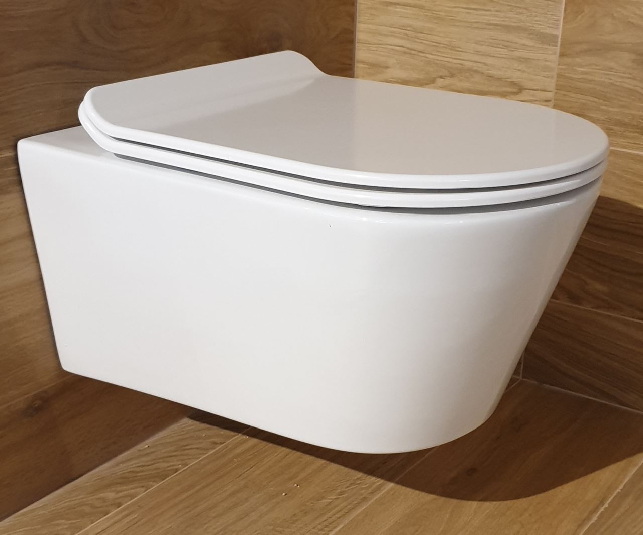 Rimfree Toilet 54Cm Luzi Easy Flush + Slim Zitting