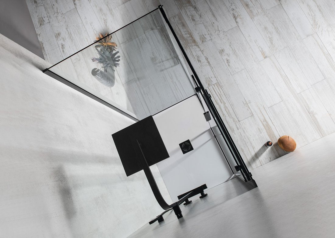 Detail van glas en zwart van Altis douchecabine
