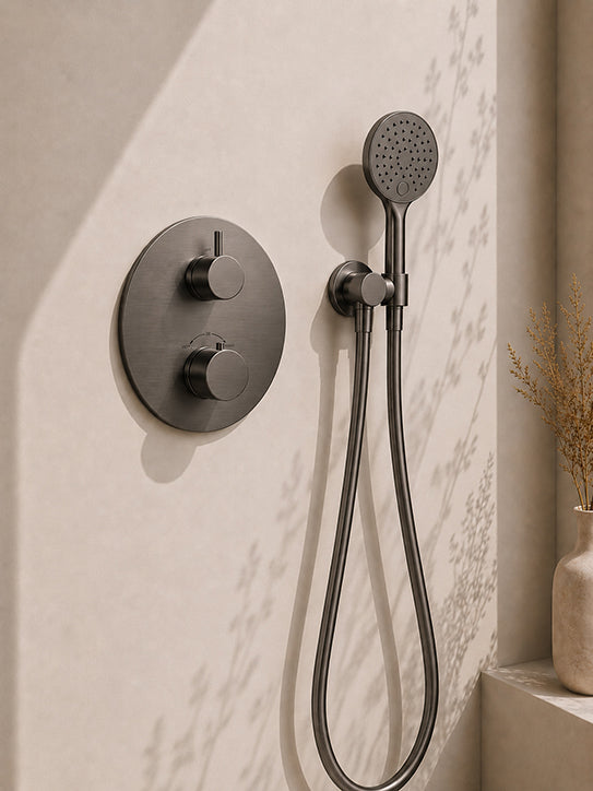 Wiesbaden Caral inbouwthermostaat compleet met hoofddouche 30 cm en 3 standen handdouche gunmetal