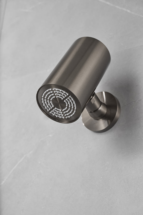 Wiesbaden UniMatch Beam hoofddouche rond 1 stand met muurbevestiging gunmetal PVD