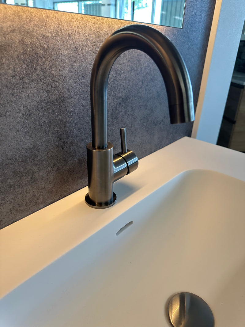 Luzi Largo wastafelkraan met draaibare uitloop gun metal