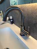 Luzi Largo wastafelkraan met draaibare uitloop gun metal