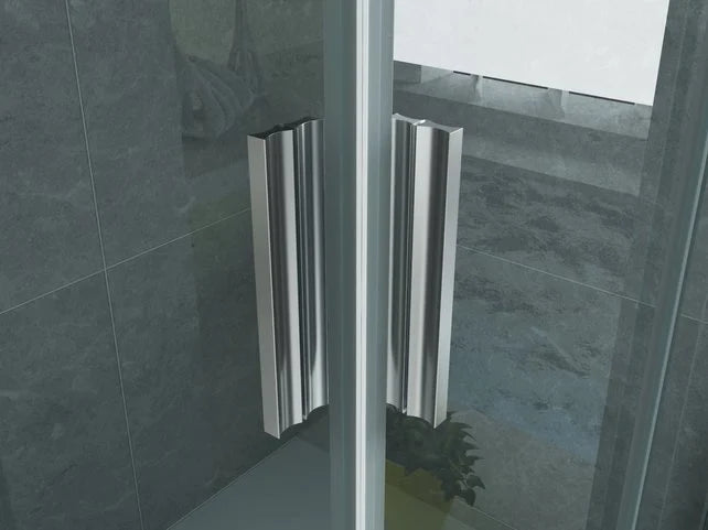 Detail van glas en chroom van Aloni 6mm douchecabine