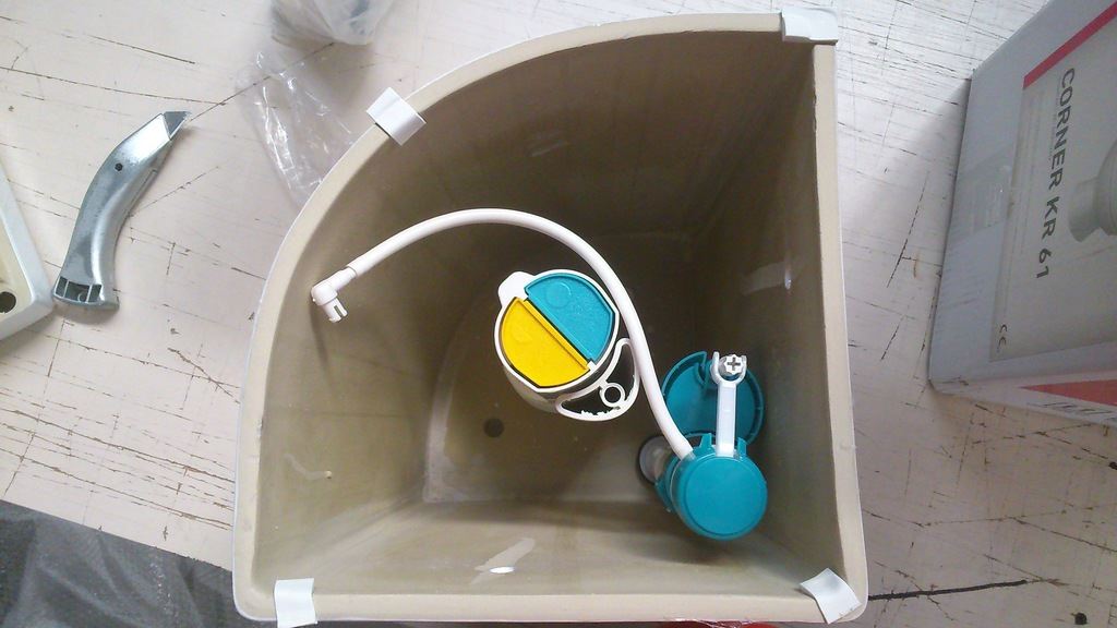Staand Hoektoilet Kerra Corner Met PK Met Reservoir